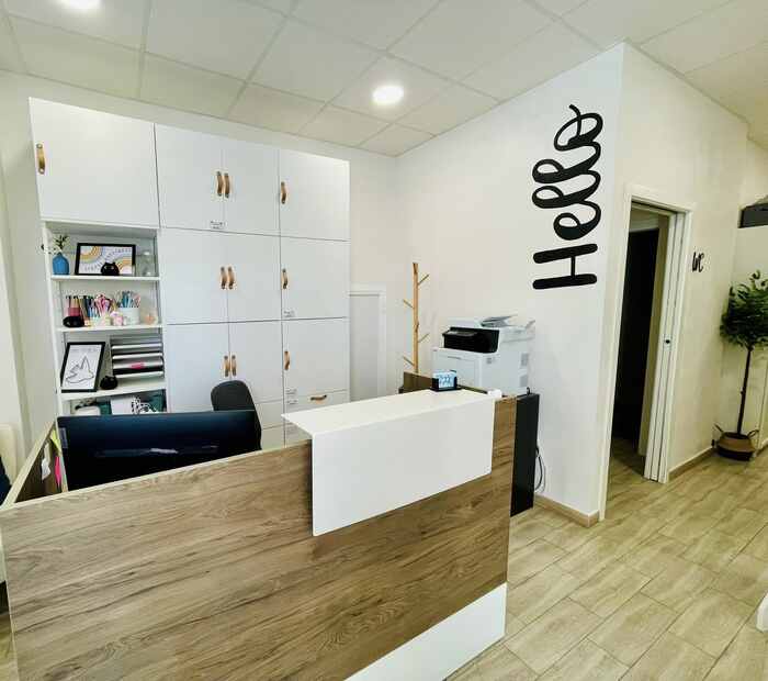 Recepción de la academia Simply English en Utrera