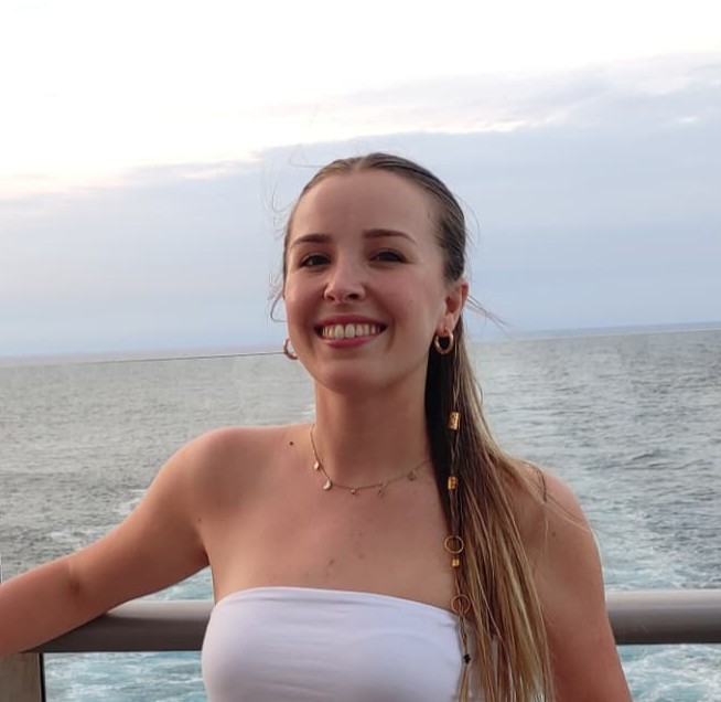 Rosa, profesora sénior en Simply English